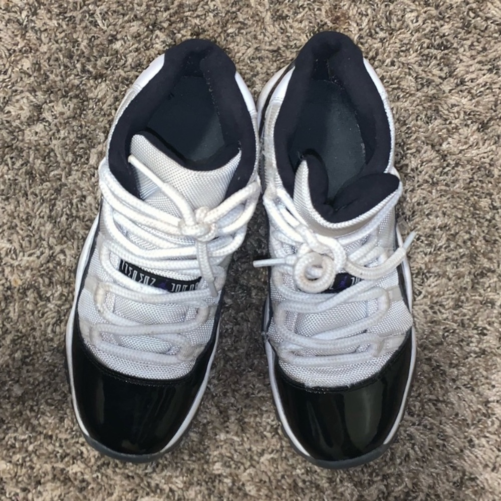 AIR JORDAN 11 RETRO "CONCORD 2018 RELEASE"
